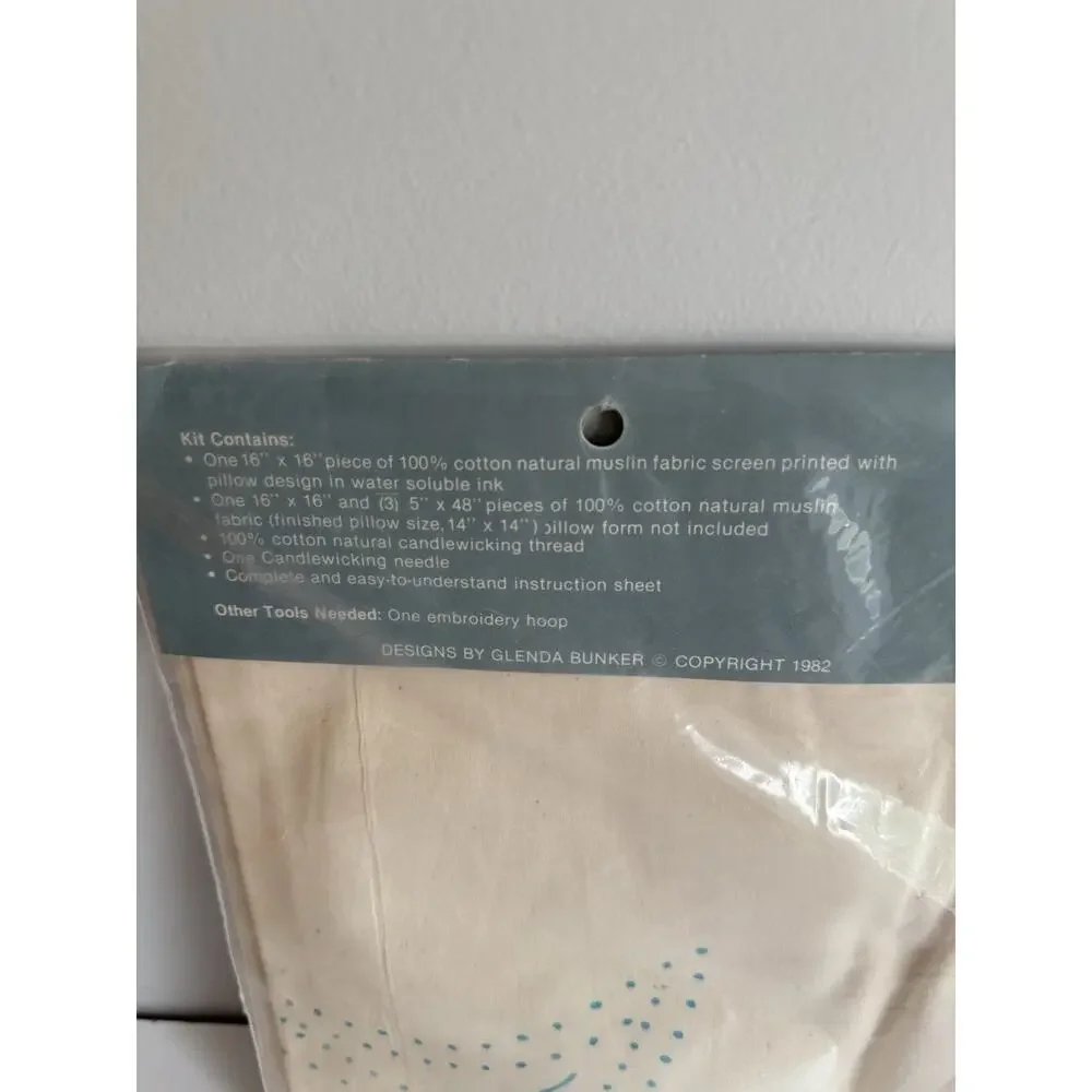 Vintage Down on the Farm Candlewick Kit Tulip Flower Pillow New in Package #2280